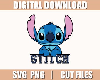 Puede incluir: Un gráfico de descarga digital con el personaje Stitch de Lilo & Stitch. Stitch es azul con orejas grandes y ojos grandes, y la palabra "STITCH" está debajo. La imagen también incluye el texto "DESCARGA DIGITAL" y "SVG PNG | ARCHIVOS DE CORTE".