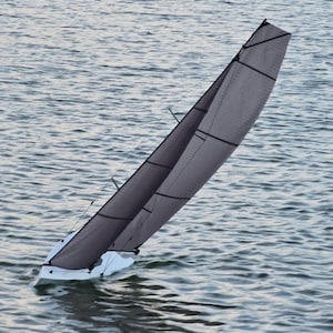 3D Printable RC Sailboat (675mm) – STL Files – Performance Model Yacht + Step-by-Step PDF Guide