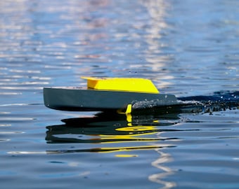 Barca RC per principianti stampabile in 3D con foil: istruzioni ed elenco dei componenti inclusi!