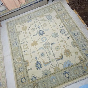 10x12 Hand knotted oushak rugs ,100% wool, Beige colour luxurious rug perfect for living,room bed room and lay the carpet anywhere.