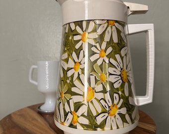 Vintage West Bend Thermo-Serv Pitcher Daisies Olive White Yellow