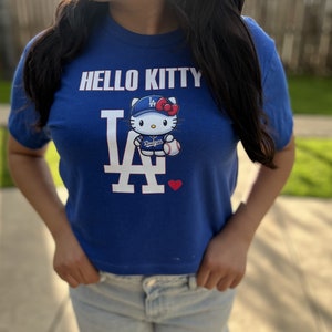pink outline to HELLO KITTY and LA