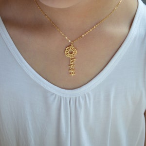 Collar con nombre coreano personalizado, collar coreano con flor de sol, collar con nombre Hangul, collar de suéter, regalos personalizados para el día de San Valentín para mujeres