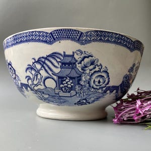 Antique 1920s Swedish GEFLE porcelain bowl / TOKIO pattern 1923-1943 / blue and white display decor / vintage transferware / chinoiserie