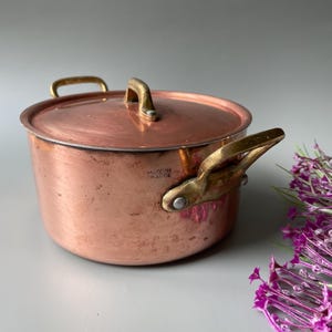 Vintage fransk kopparkruka / mässingshandtag / fat / med lock / vintage kopparvaror / köksinredningsdisplay