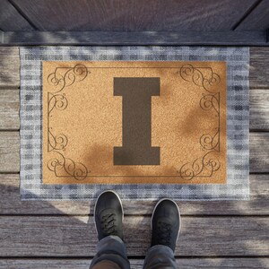 Felpudo de fibra de coco con monograma "I", alfombra de bienvenida, alfombra personalizada para exteriores, regalo de inauguración, decoración para la entrada, accesorio para el porche delantero.