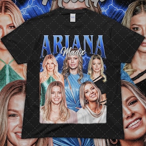 Könnte beinhalten: Schwarzes T-Shirt mit einem Grafikdruck von Ariana Madix und anderen Frauen. Die Grafik ist im Retro-Stil mit einem blau-weißen Farbschema gehalten.