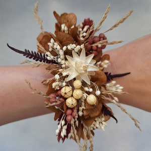 Dried and presserved flower bracelet boho accessories for bride and bridesmaid, Original gift for request witness, corsages