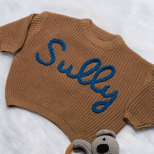 Personalisierter Baby Pullover mit Namen und Monogramm Zeitloses Andenken für Ihre Kleinen Bild 5