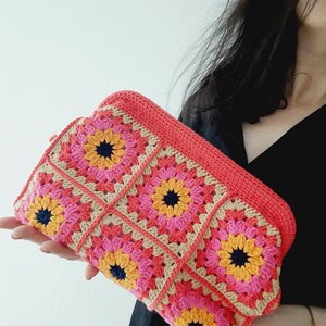 Retro Granny Square Clutch Bag, Crochet Crossbody Bag, Gift For Her, Handmade Boho Chic Crochet Clutch, Vintage Purse,Floral Crochet bag
