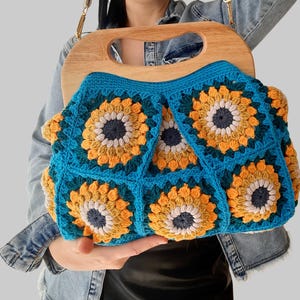 Blossom Flower Boho Clutch Bag, Crochet Crossbody Bag, Kiss Lock Crochet Evening Bag, Gift For Her,Handmade bag wooden clasp,Vintage Purse