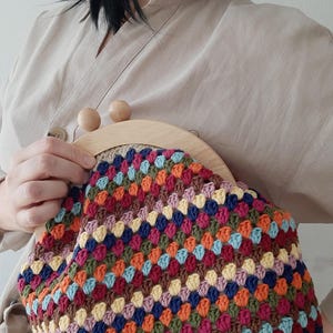 Granny Square Clutch Bag, Crochet Crossbody Bag, Kiss Lock Crochet Evening Bag, Gift For Her,Handmade bag with wooden clasp,Vintage Purse