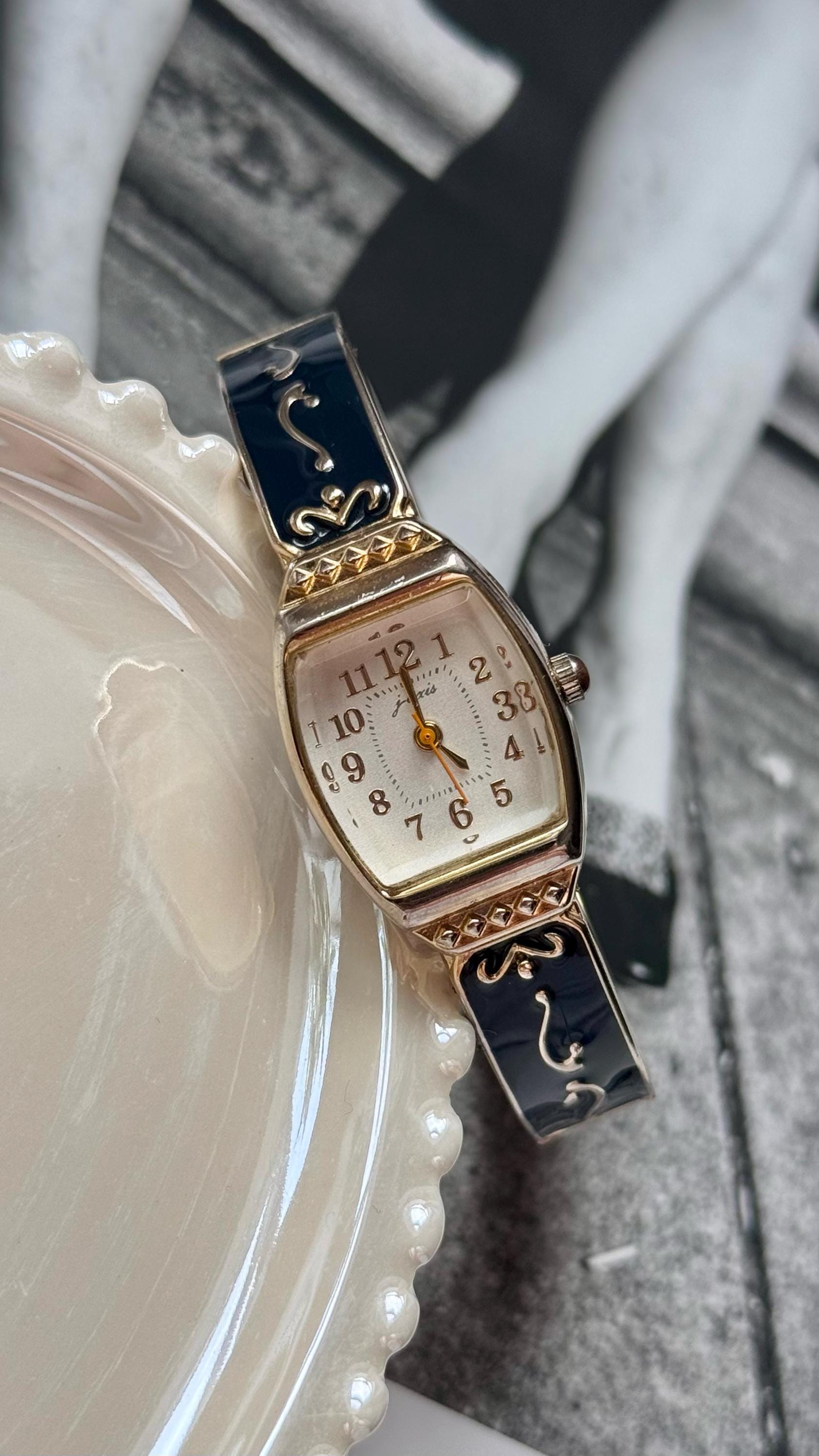 アクセサリー Vintage archive design bangle watch Jaxis Citizen Bangle Vintage Watch - Etsy