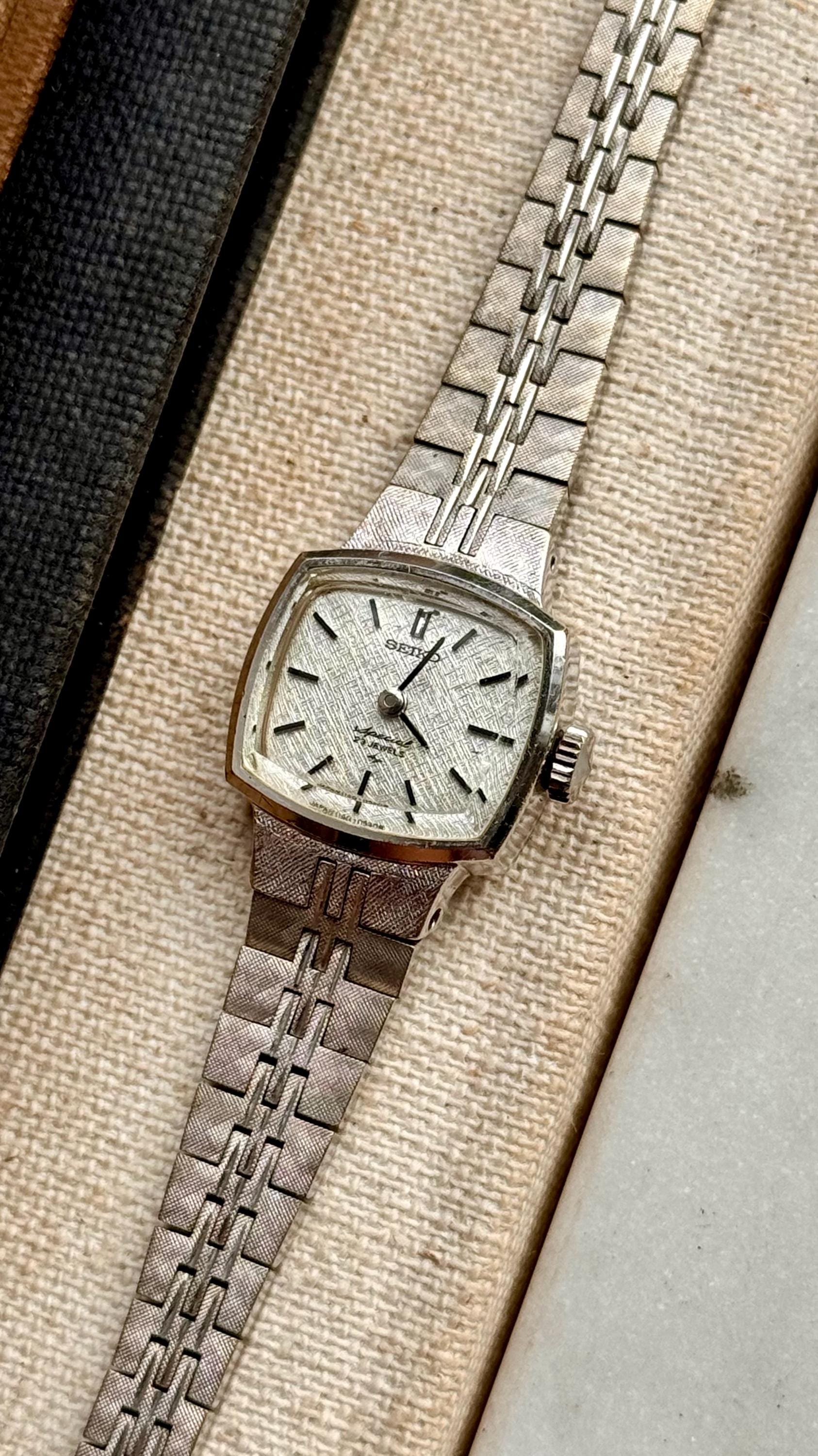 Réveil Vintage Seiko 1970 - Alarme - Manque Le Cache-pile Et Vis