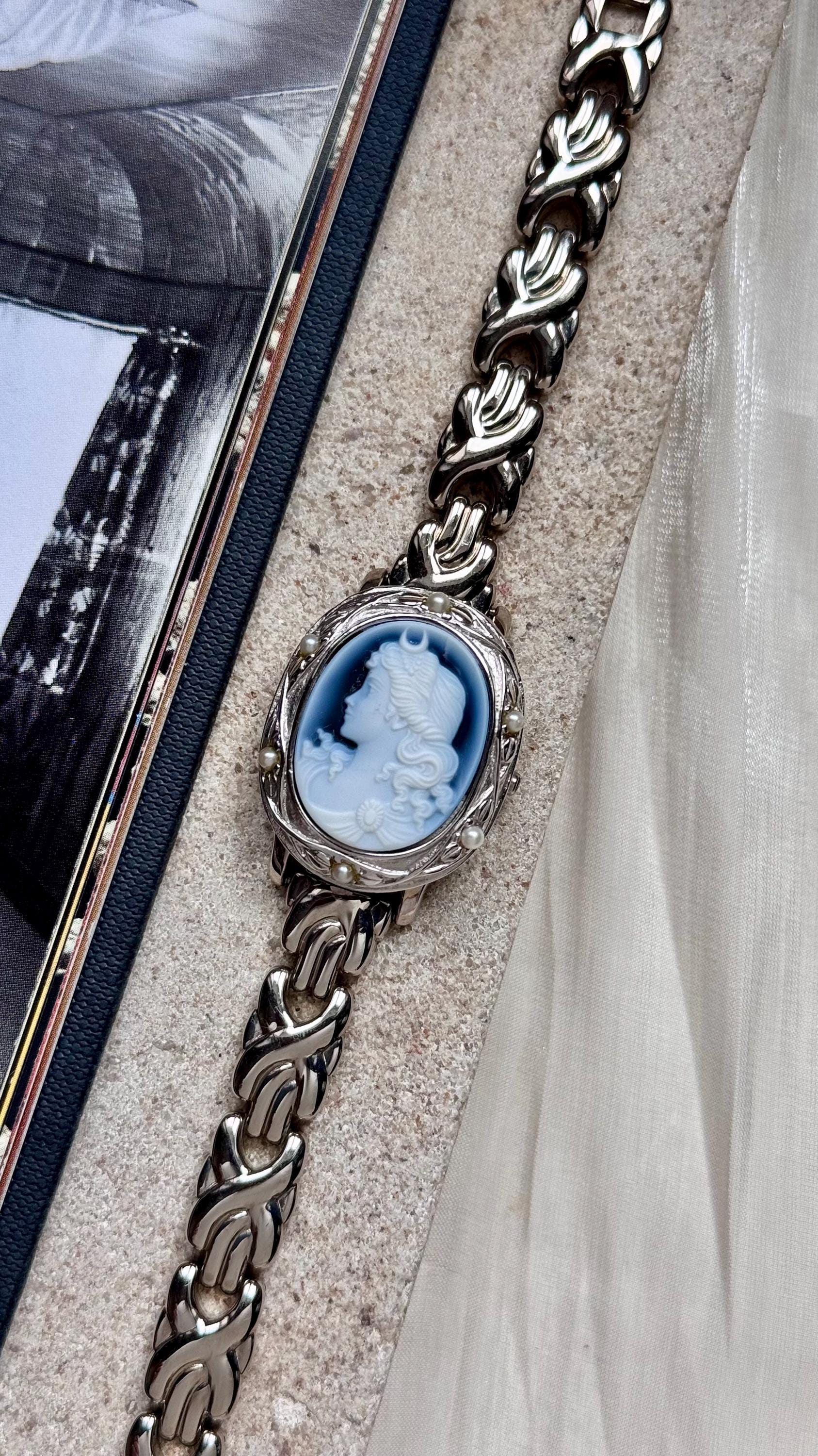 Peek-a-boo Valentino Michelle Cameo Watch - Etsy