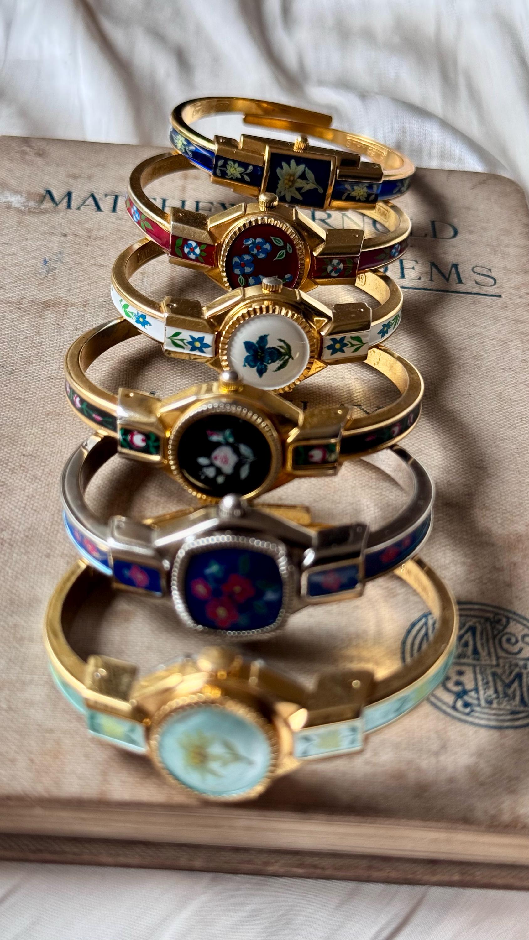 ANDRE MOUCHE　バングルウォッチ　花柄　ゴールド　箱、証明書付き ANDRE MOUCHE バングルウォッチ 花柄 ゴールド 箱、証明書付き Vintage