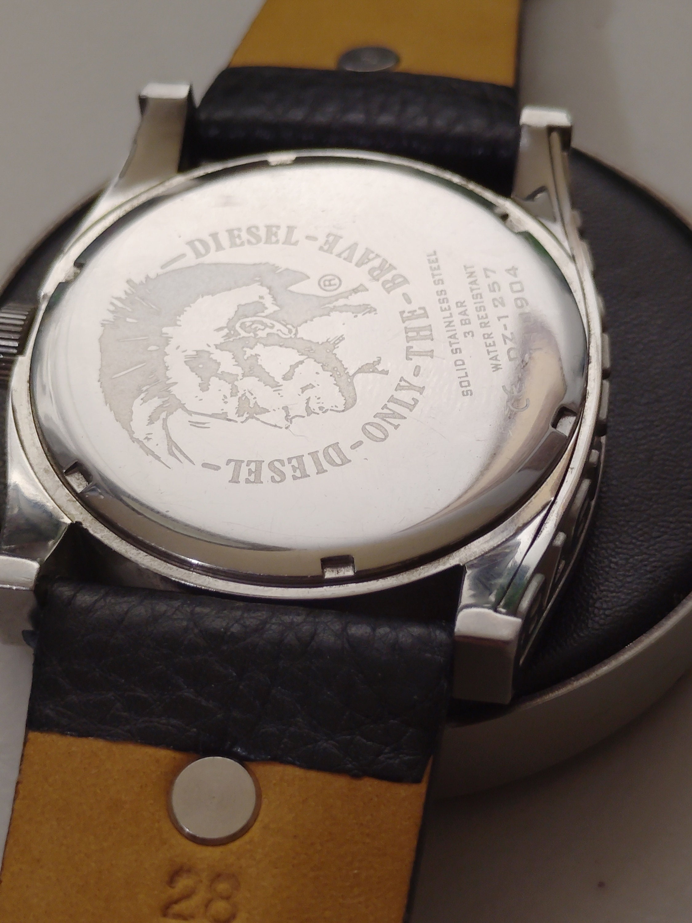 Diesel Dz-1251 Analog Quartz Men Watch Stainless Steel Belt