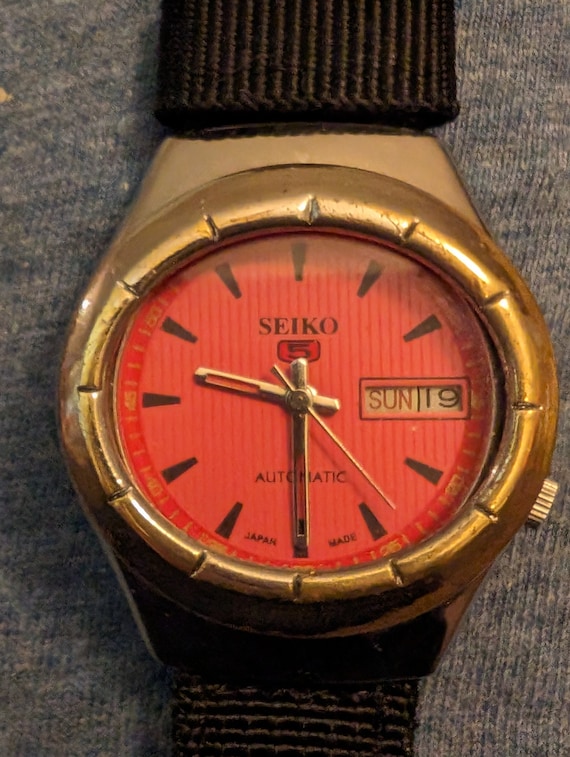 Vintage Seiko 5 orange oval automatic watch with m