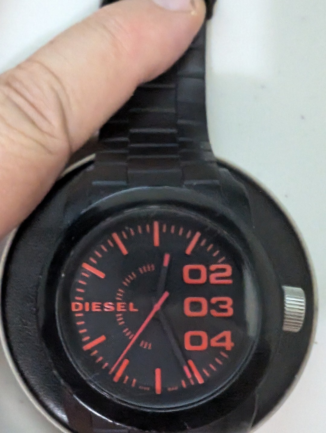 DZ1988 Man: Framed three-hand white silicone watch | Diesel