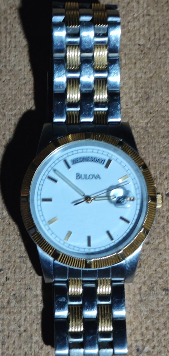 2005 Bulova Surveyor quartz watch with stainless s