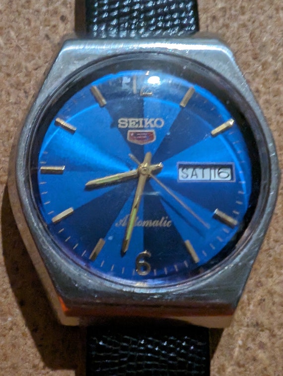 Vintage Seiko 5 automatic watch with blue dial. H… - image 1
