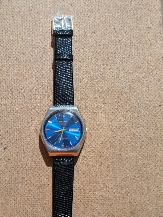 Vintage Seiko 5 automatic watch with blue dial. H… - image 4