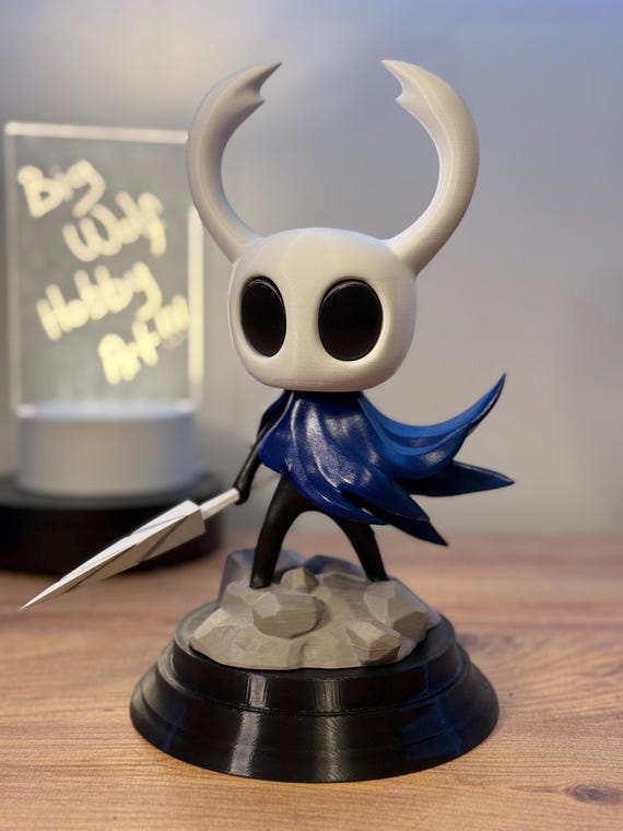 Hollow Knight Statua Figura Da Collezione | PVC, Altezza 26 Cm | Realizzata Con Dettagli Curati | Regalo Per Gamer