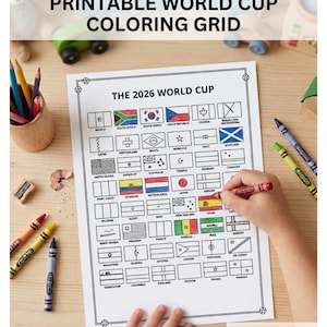 Peut inclure: Une grille de coloriage imprimable intitulée THE 2026 WORLD CUP présentant une collection de drapeaux nationaux dans des contours rectangulaires. La feuille inclut des noms de pays comme le Mexique, l'Afrique du Sud et l'Espagne, avec une main coloriant le drapeau espagnol.