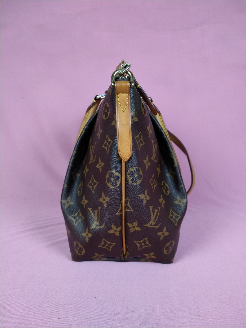 Vintage LV Turenne Monogram Canvas MM Shoulder Bag. image 3