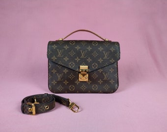 Vintage LV Pochette Metis Crossbody Bag.