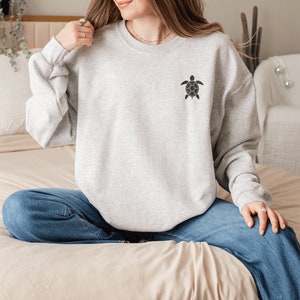 Sea Turtle Sweatshirt, Marine Animal Top, Ocean Lover Jumper, Turtle Graphic Shirt, Wildlife Gift