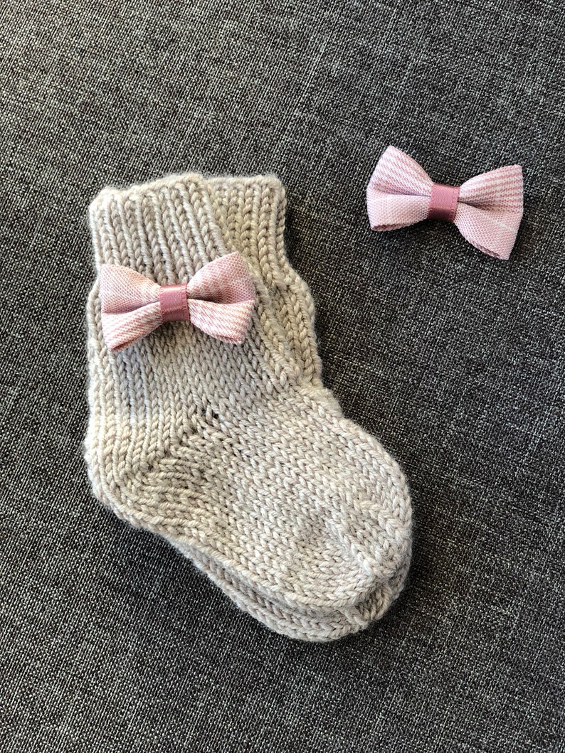 Knitted baby socks, Personalize baby sock, Baby bow sock, Handmade Merino wool knit kid sock, Newborn wool socks. Beige