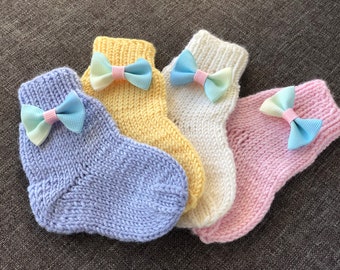 Calzini per bambini in lana merino al 100% lavorati a maglia, calzini per bambini personalizzati, calzini per fiocchi per bambini, calzini per bambini in maglia di lana merino fatti a mano, calzini in lana per neonati.