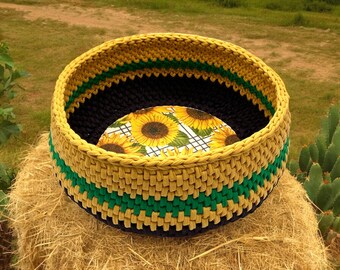 Crochet basket-Handmade basket-Crochet basket with wooden base-Crochet basket with wooden bottom-Decorative basket