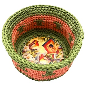 Crochet basket with wooden base-Handmade crochet basket-Crochet basket-Handmade decorative basket-Small size decorative basket