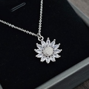 Sonnenblume Anhänger Halskette: Cubic Zirkonia Kristalle