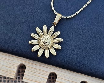 Collar con colgante de girasol dorado: joyería floral de acero inoxidable