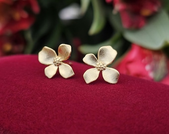 Sterling Silver Flower Stud Earrings: Delicate Floral Design