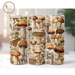 Può includere: Tre bicchieri in acciaio inossidabile con sfondo bianco e un motivo di diversi tipi di funghi in tonalità di marrone, arancione e bianco.