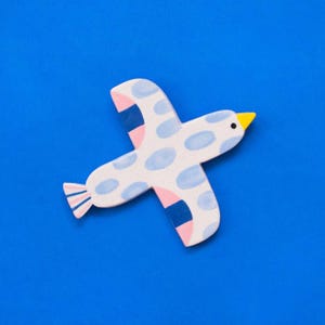 Handgemachte Keramik-Vogel-Deko 'Babyblau' zum Aufhängen – Unikat aus Portugal