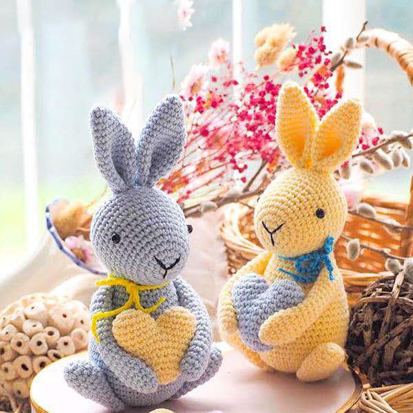 Sweet Crochet Easter Bunny and Heart Amigurumi: A Whimsical DIY Delight