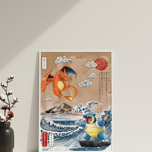 Pu&ograve; includere: Un'illustrazione digitale di due Pok&eacute;mon, Charizard e Blastoise, in stile artistico giapponese. Charizard sta volando nel cielo con uno sfondo rosso, mentre Blastoise &egrave; in piedi su una roccia nell'oceano con uno sfondo blu. Il testo "リザードン" e "カメックス" &egrave; scritto in giapponese.
