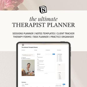 Può includere: Un'agenda digitale per terapisti, visualizzata su un tablet, con il testo "the ultimate THERAPIST PLANNER". Include sezioni per sessioni, note, monitoraggio dei clienti, moduli di terapia e organizzazione della pratica. Un elemento floreale rosa è sullo sfondo.