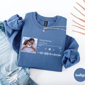 Benutzerdefinierter Song Name Shirt Geschenk für Geburtstag, benutzerdefinierter Künstlername Shirt, benutzerdefinierter Song Name T-Shirt, Lieblingssong-T-Shirt, benutzerdefinierter Lieblingskünstler-T-Shirt