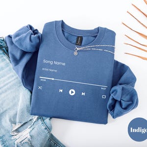 Benutzerdefinierter Song Name Shirt Geschenk für Geburtstag, benutzerdefinierter Künstlername Shirt, benutzerdefinierter Song Name T-Shirt, Lieblingssong-T-Shirt, benutzerdefinierter Lieblingskünstler-T-Shirt