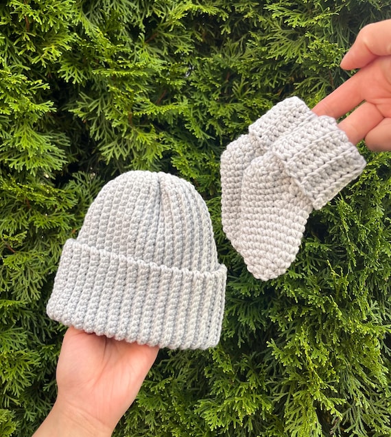 Crochet Hat and Sock Baby Set / Crochet Baby Hat / Baby  display picture 3
