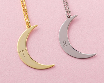 Crescent Moon Initial Necklace , Letter Engraved Crescent Necklace , Moon Necklace , Custon Silver Crescent , Gift for Her