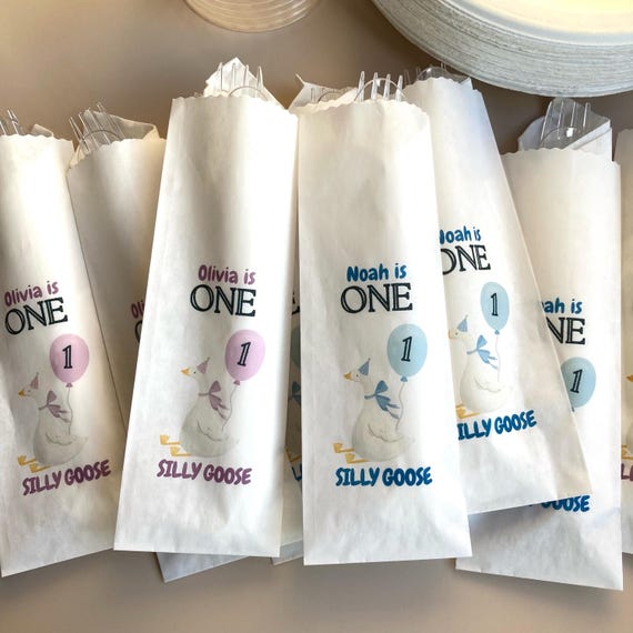 One Silly Goose Birthday Girl Personalize Silverware Bag Boy Baby 1st Birthday Favor Custom Cutlery Bag Table Decor Paper Napkin Holder Idea