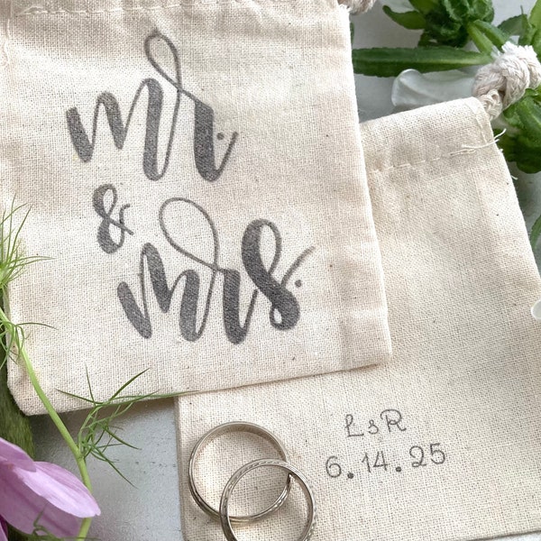 Personalized Muslin Wedding Ring Bag Stylish Ring Bearer Pillow Engagement Proposal Ring Pouch Boho Wedding Band Box Hand Stamped Dated Bag