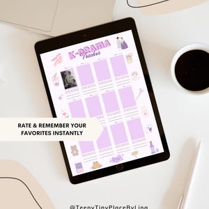 K&ouml;nnte beinhalten: Ein digitales Tablet mit einem K-Drama Tracker mit rosa und lila Akzenten. Der Text "K-DRAMA Tracker" befindet sich oben, mit Feldern f&uuml;r Bewertungen und Notizen. Der Text "RATE & REMEMBER YOUR FAVORITES INSTANTLY" ist ebenfalls sichtbar.
